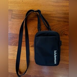 NWOT Lululemon bag